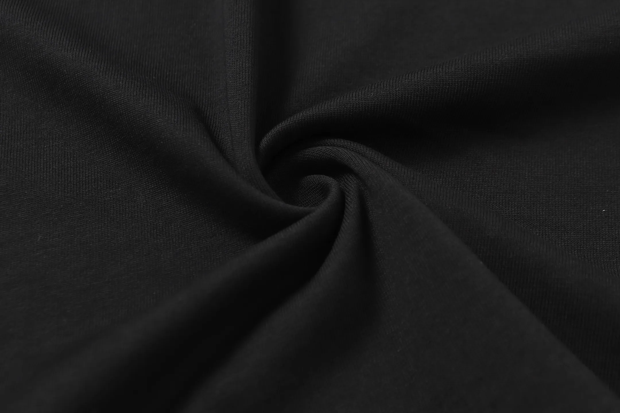 P130 Style number: A007 [Ralph Lauren classic classic printed round neck basic short sleeves] ✅270g double yarn fabric, custom woven and dyed threads ✅Original stickers Scan the QR code to enter the official website ✅Large version, loose and stylish, can wear up to 210 pounds Color: black, white, navy blue, dark gray, light gray Size: S-XL